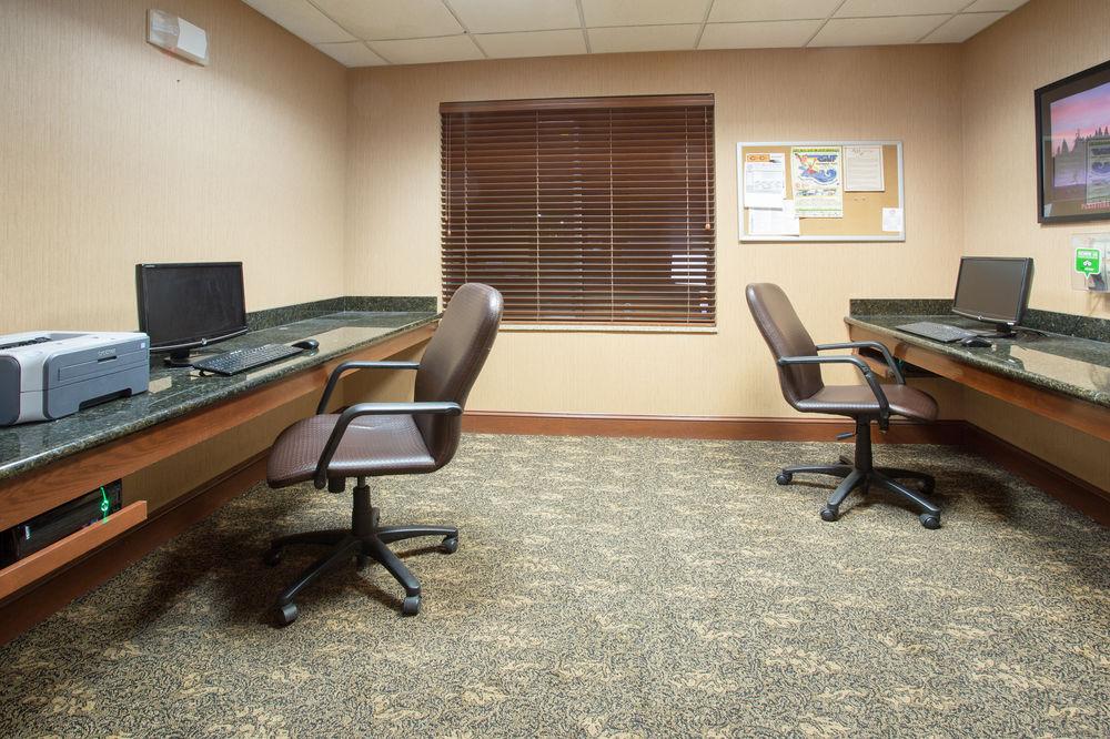 Holiday Inn Express & Suites Pueblo By Ihg Экстерьер фото