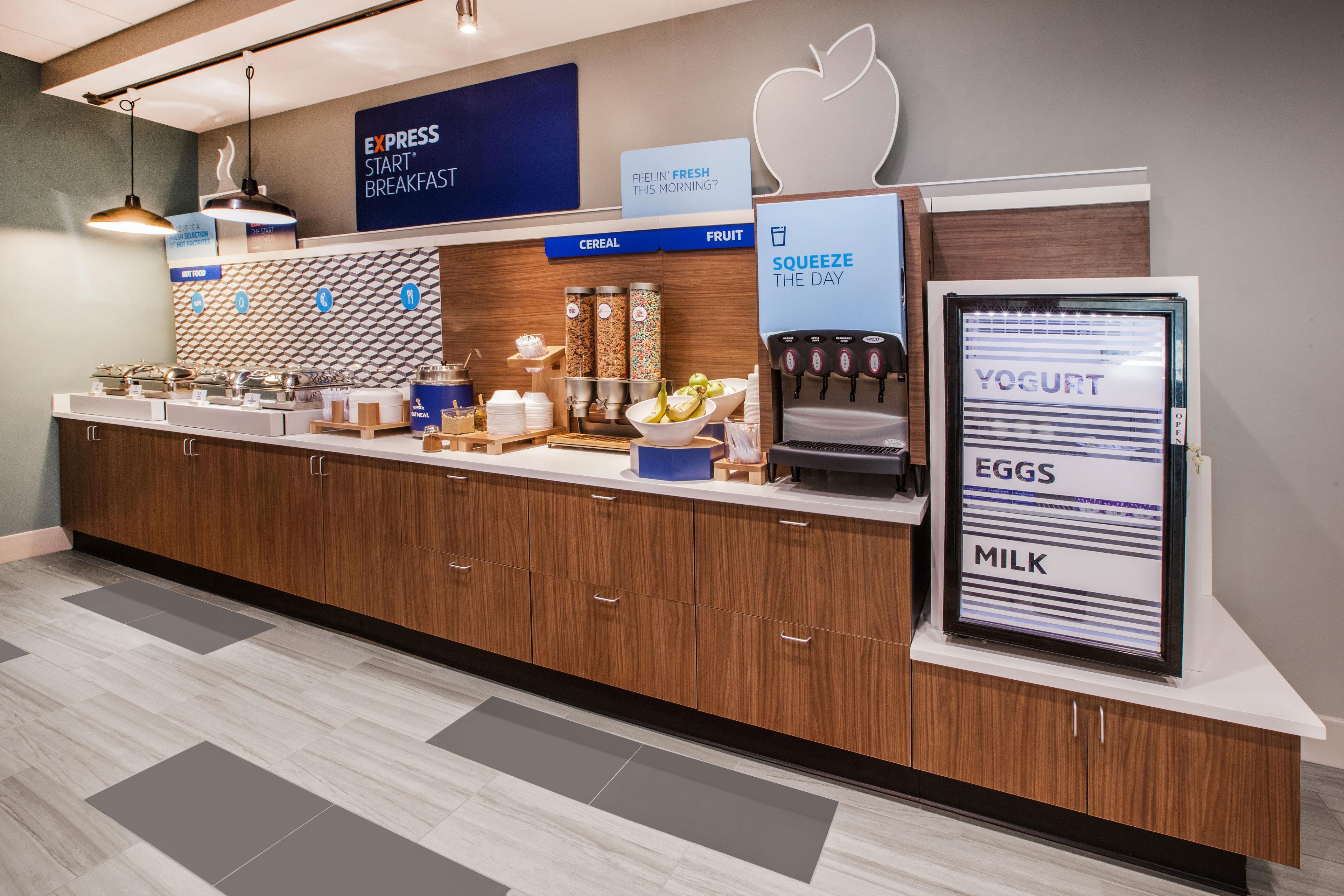 Holiday Inn Express & Suites Pueblo By Ihg Экстерьер фото