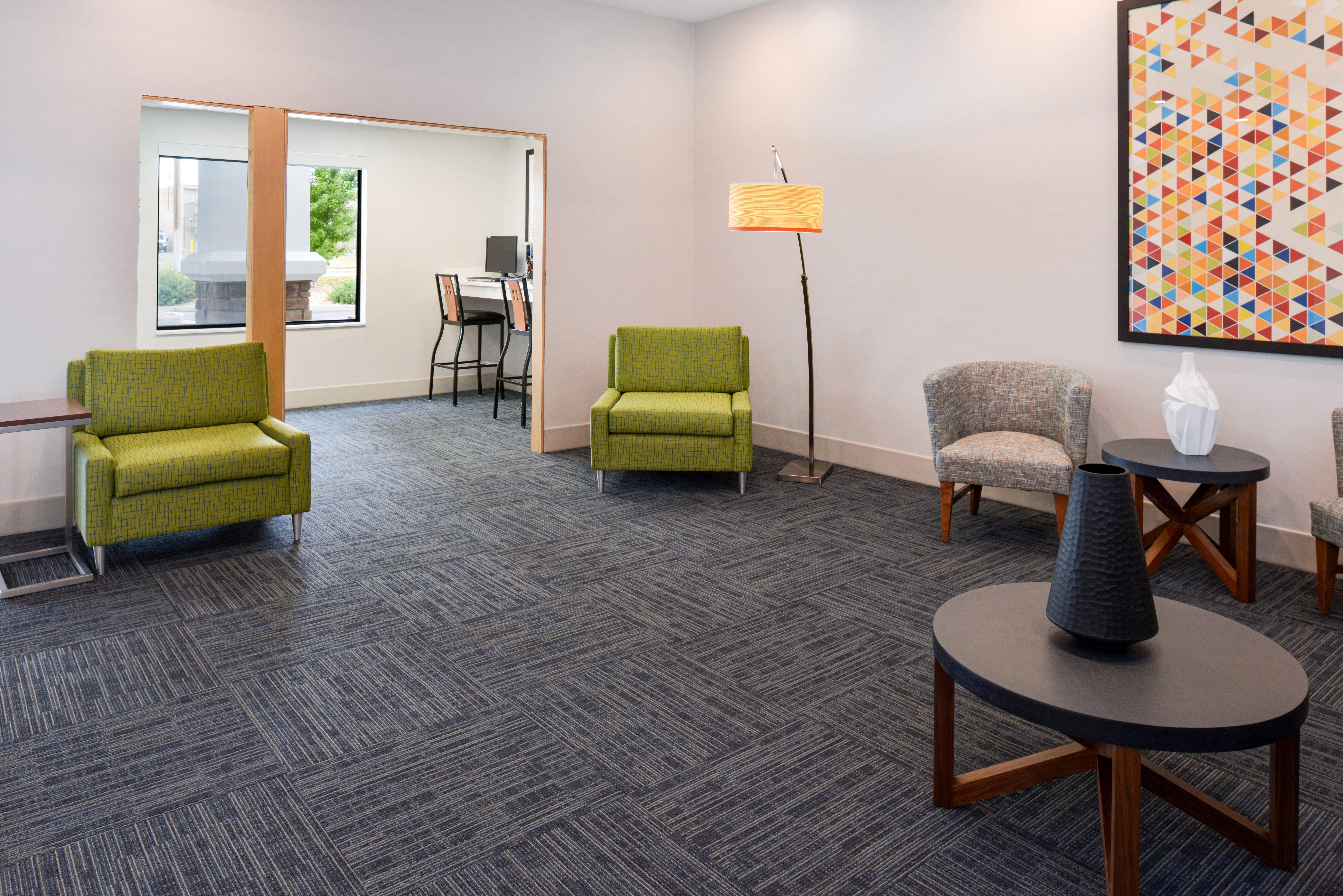 Holiday Inn Express & Suites Pueblo By Ihg Экстерьер фото