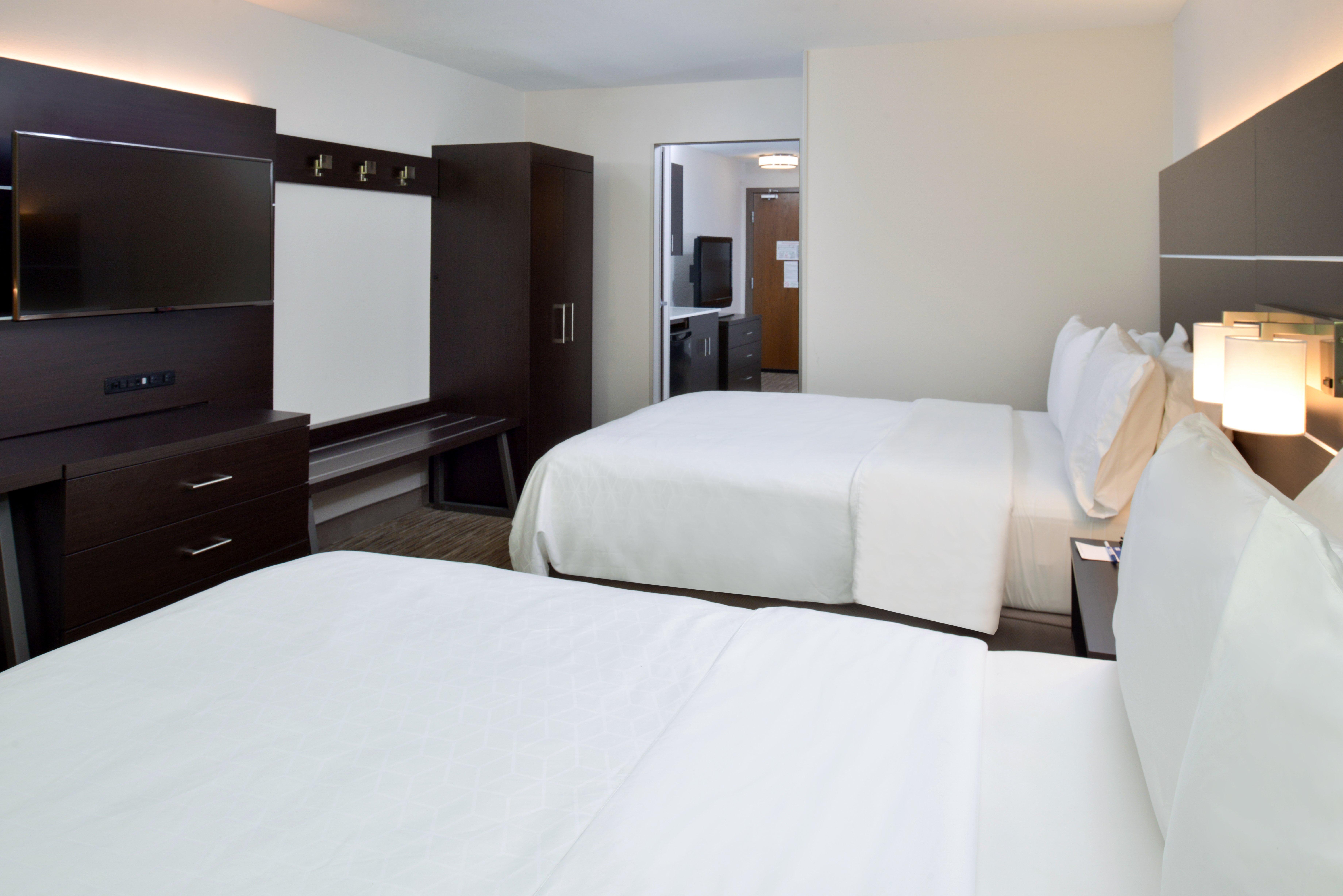 Holiday Inn Express & Suites Pueblo By Ihg Экстерьер фото