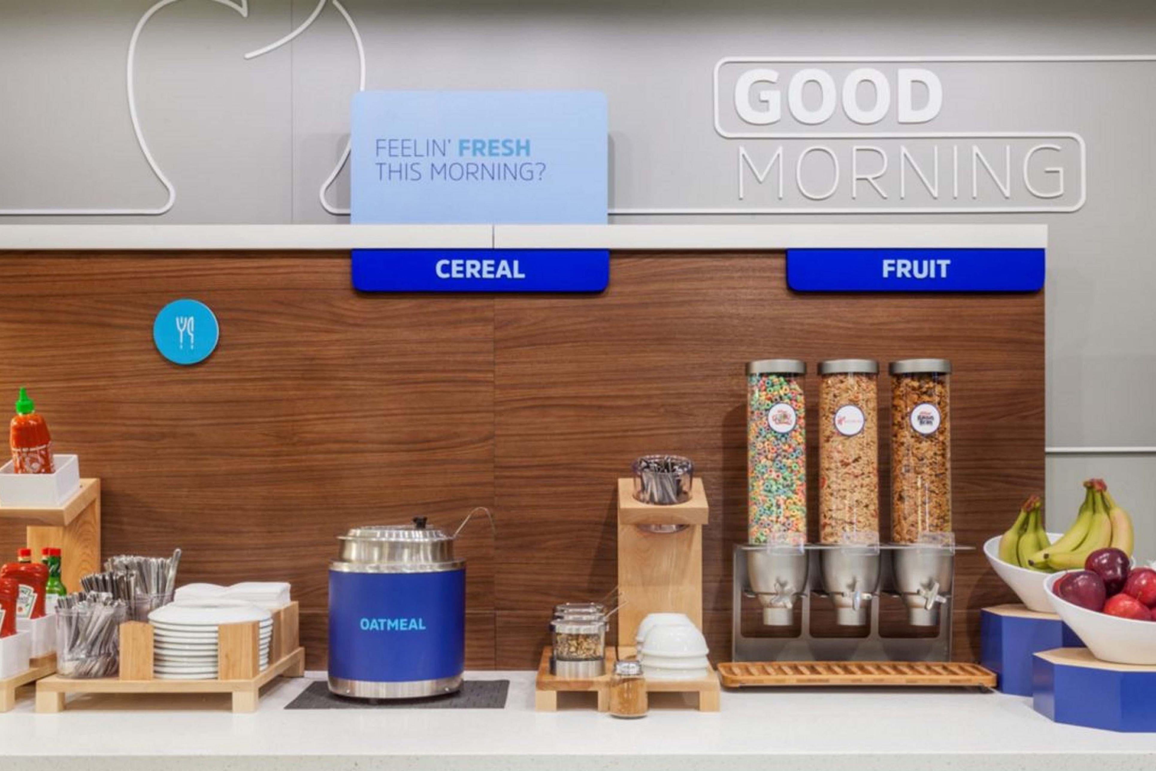 Holiday Inn Express & Suites Pueblo By Ihg Экстерьер фото