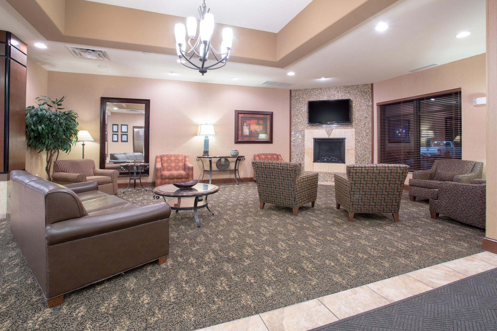 Holiday Inn Express & Suites Pueblo By Ihg Экстерьер фото