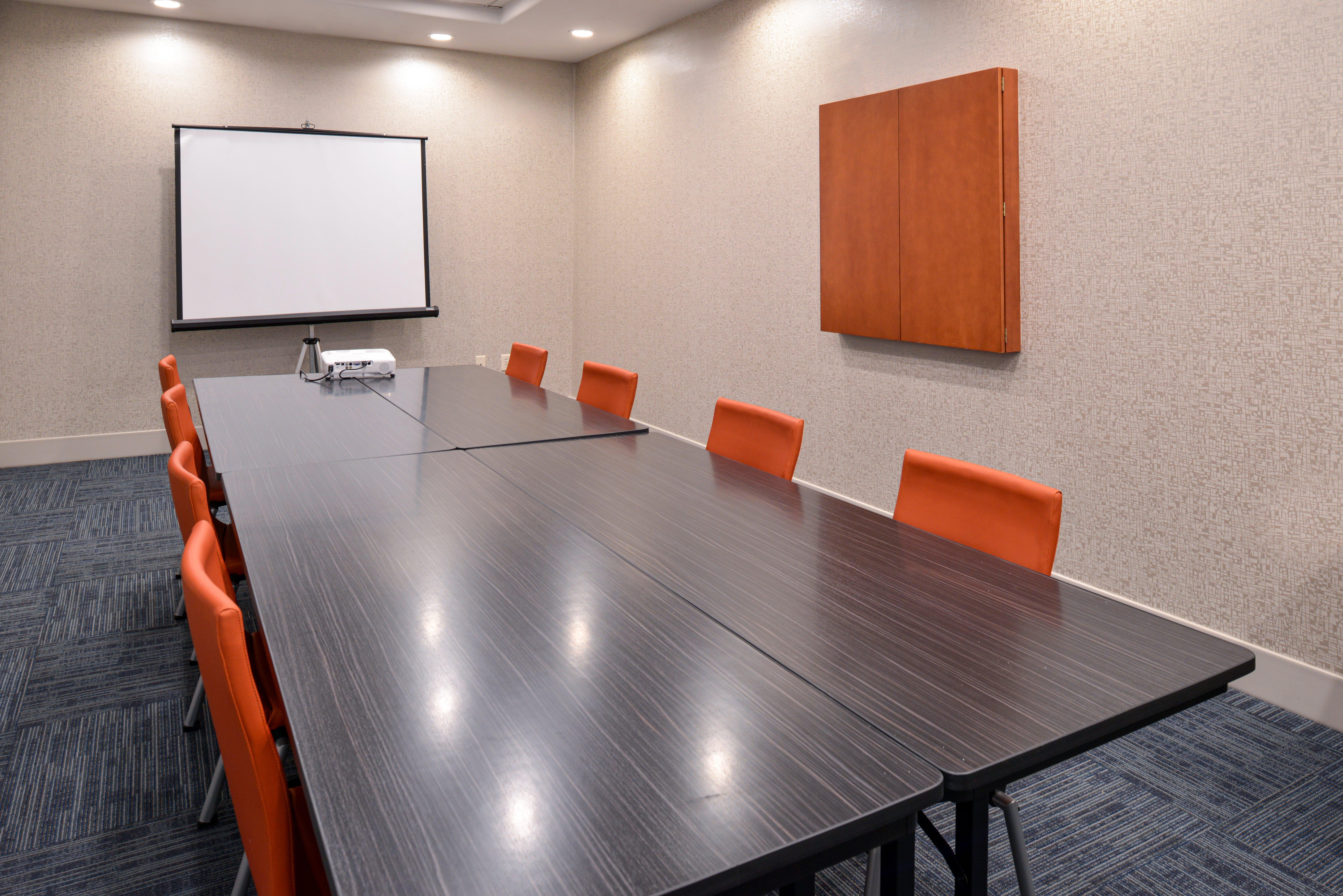 Holiday Inn Express & Suites Pueblo By Ihg Экстерьер фото