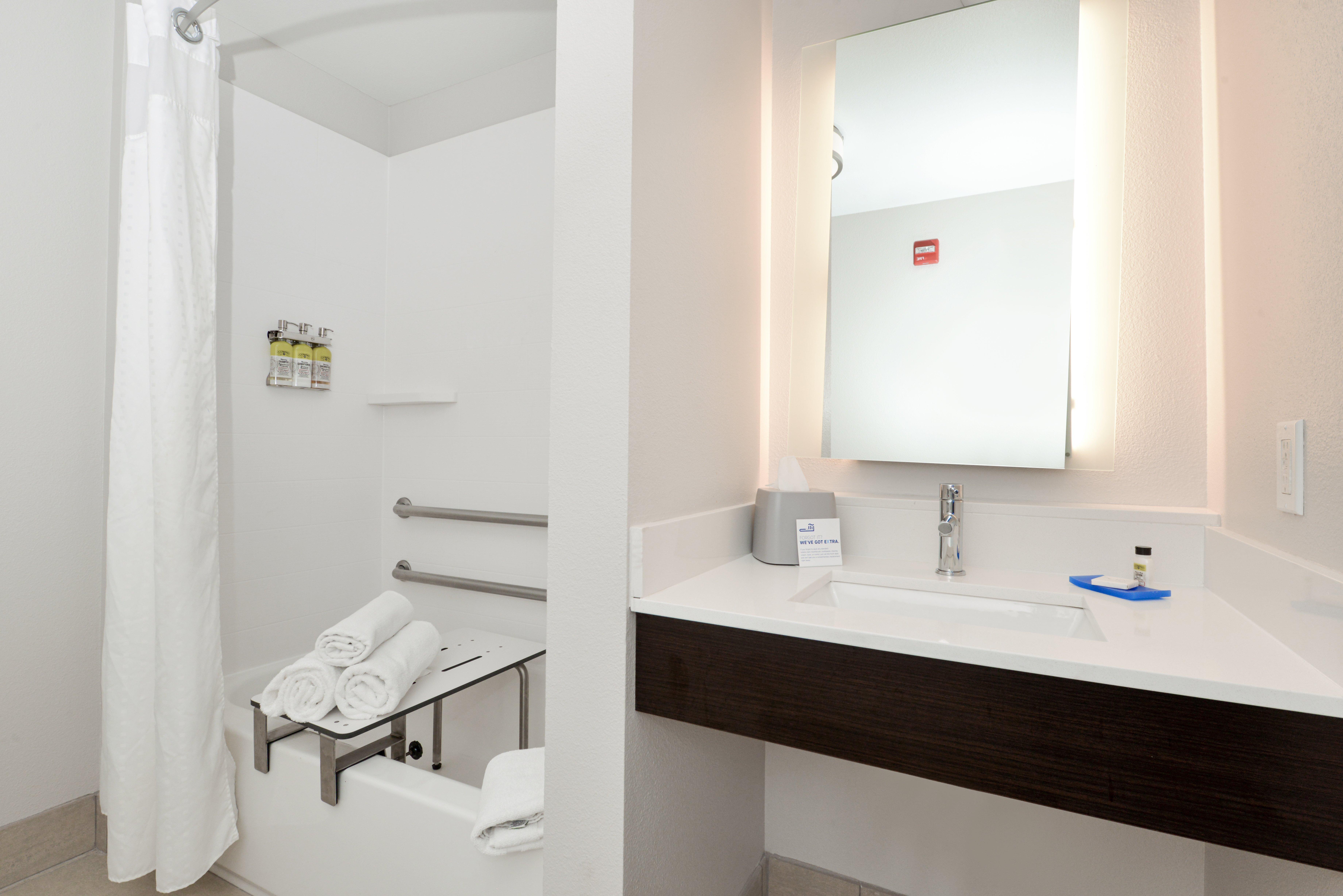 Holiday Inn Express & Suites Pueblo By Ihg Экстерьер фото