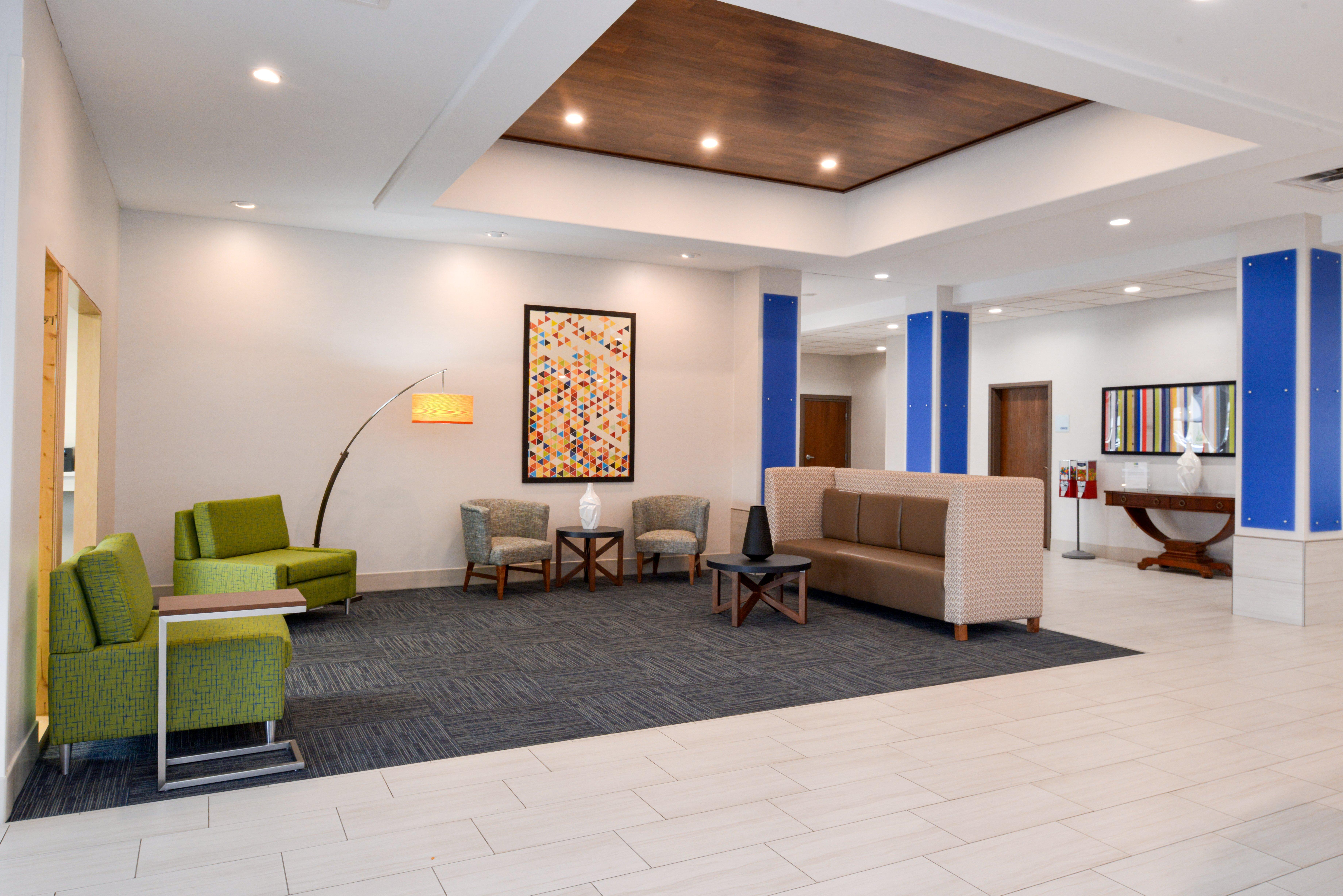 Holiday Inn Express & Suites Pueblo By Ihg Экстерьер фото