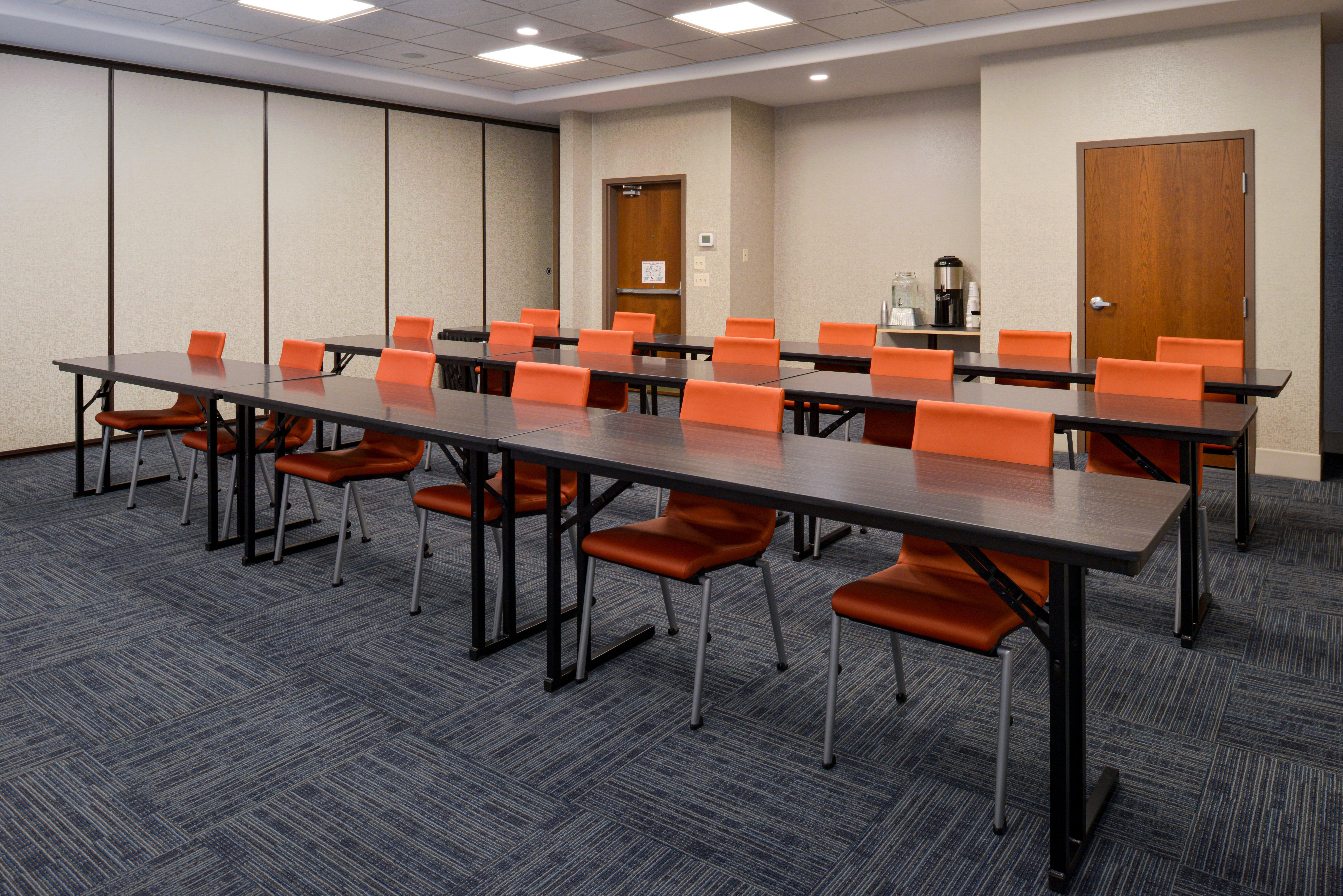 Holiday Inn Express & Suites Pueblo By Ihg Экстерьер фото