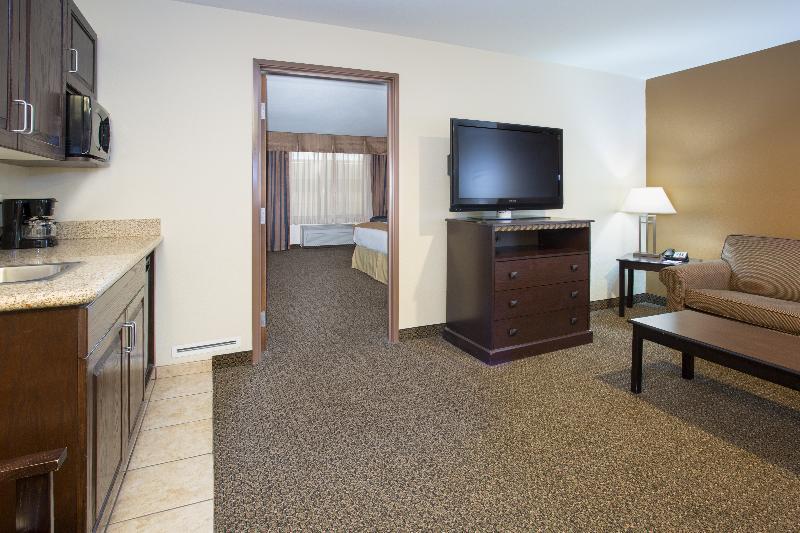 Holiday Inn Express & Suites Pueblo By Ihg Экстерьер фото