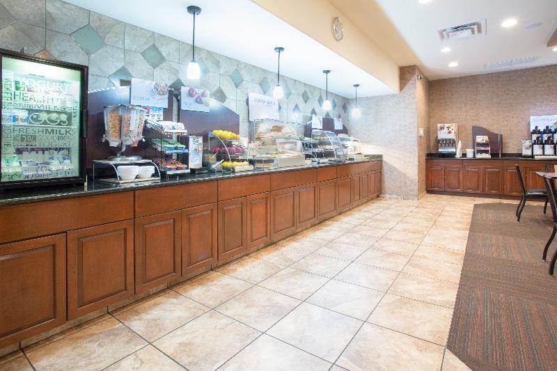 Holiday Inn Express & Suites Pueblo By Ihg Экстерьер фото